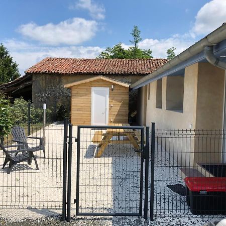 La Petite Ferme De Pouillon - Parc Animalier - Aire De Loisirs Bed & Breakfast Exterior foto