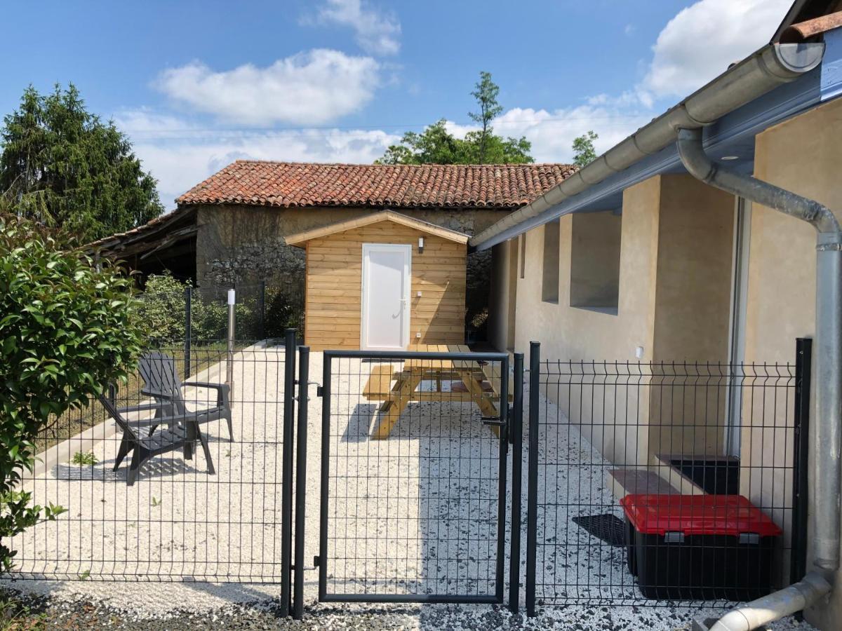 La Petite Ferme De Pouillon - Parc Animalier - Aire De Loisirs Bed & Breakfast Exterior foto