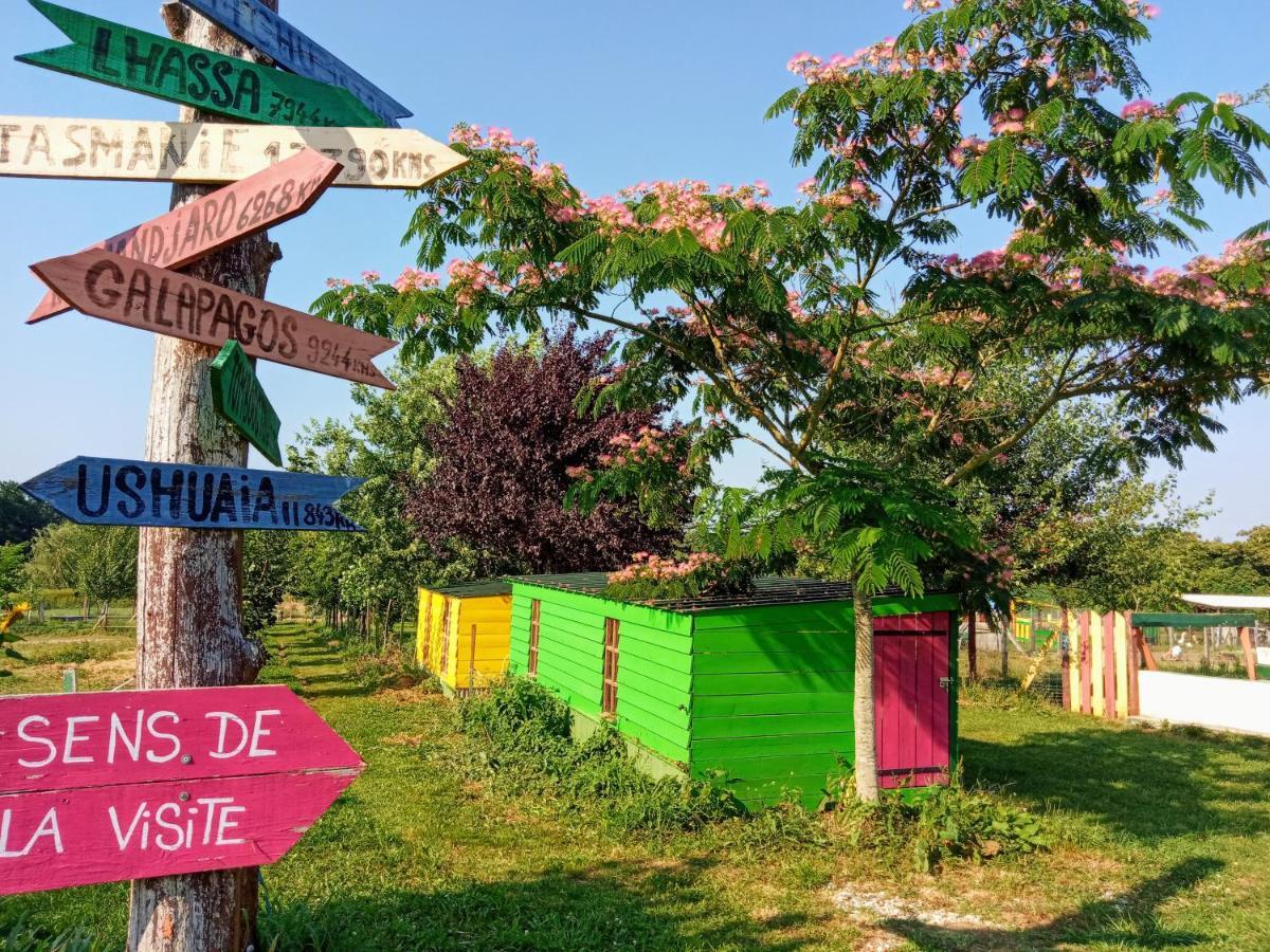 La Petite Ferme De Pouillon - Parc Animalier - Aire De Loisirs Bed & Breakfast Exterior foto